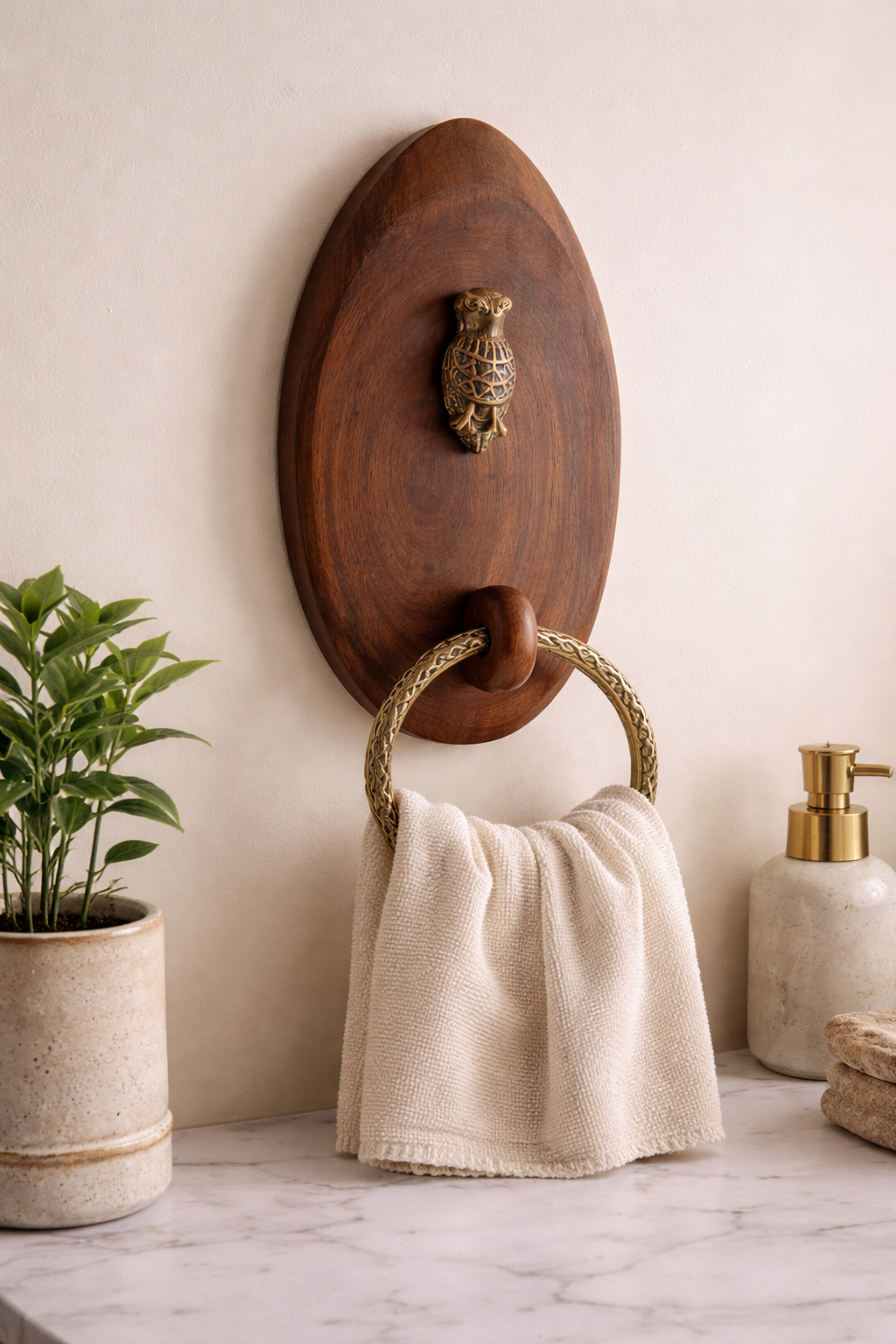 The Owl Towel Holder
